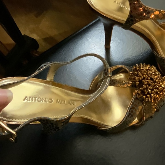 Sandals - Picture 10 of 10